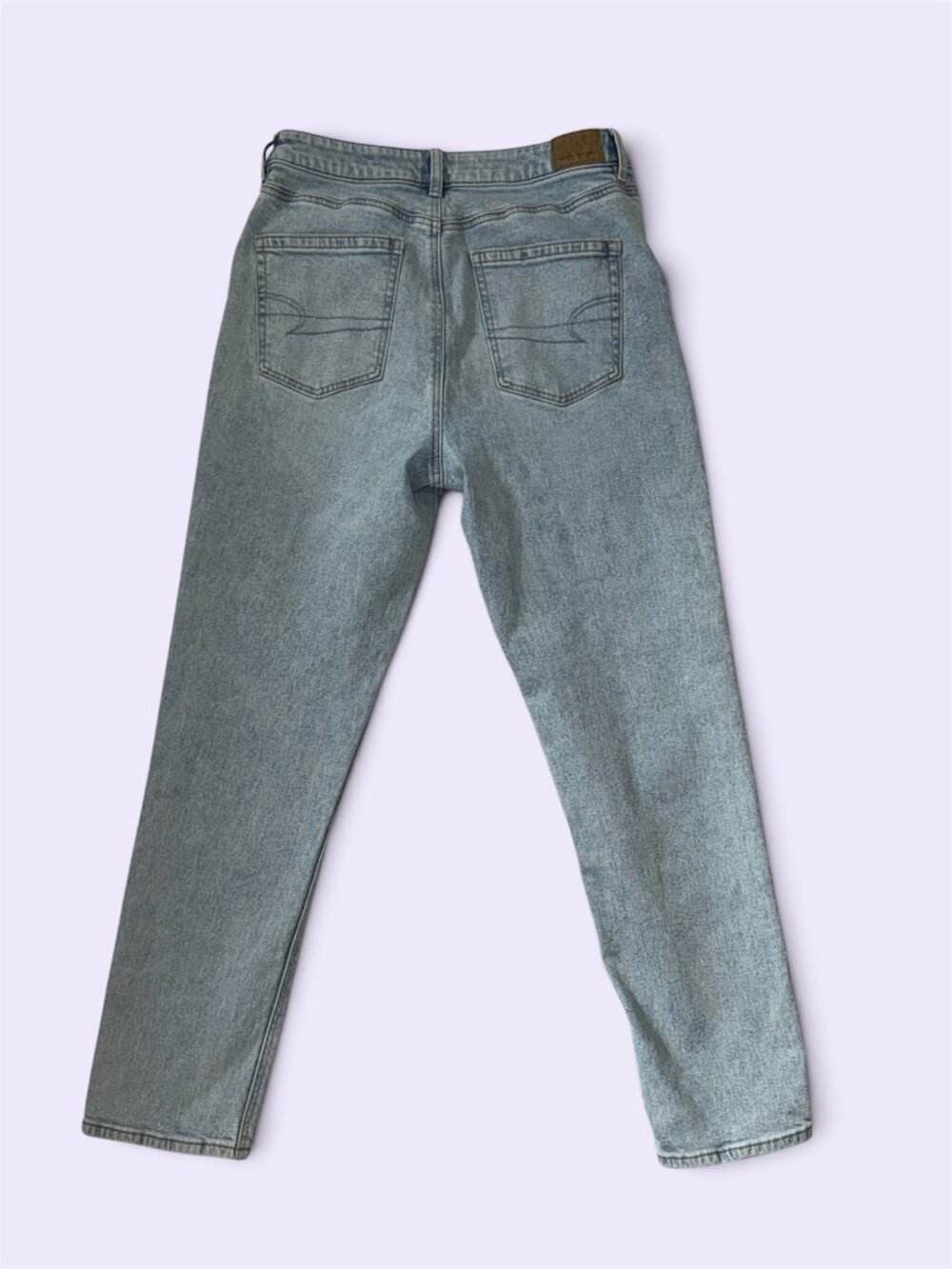 American Eagle Mom Jean Light Wash High Rise Sz 8 - Picture 5 of 5